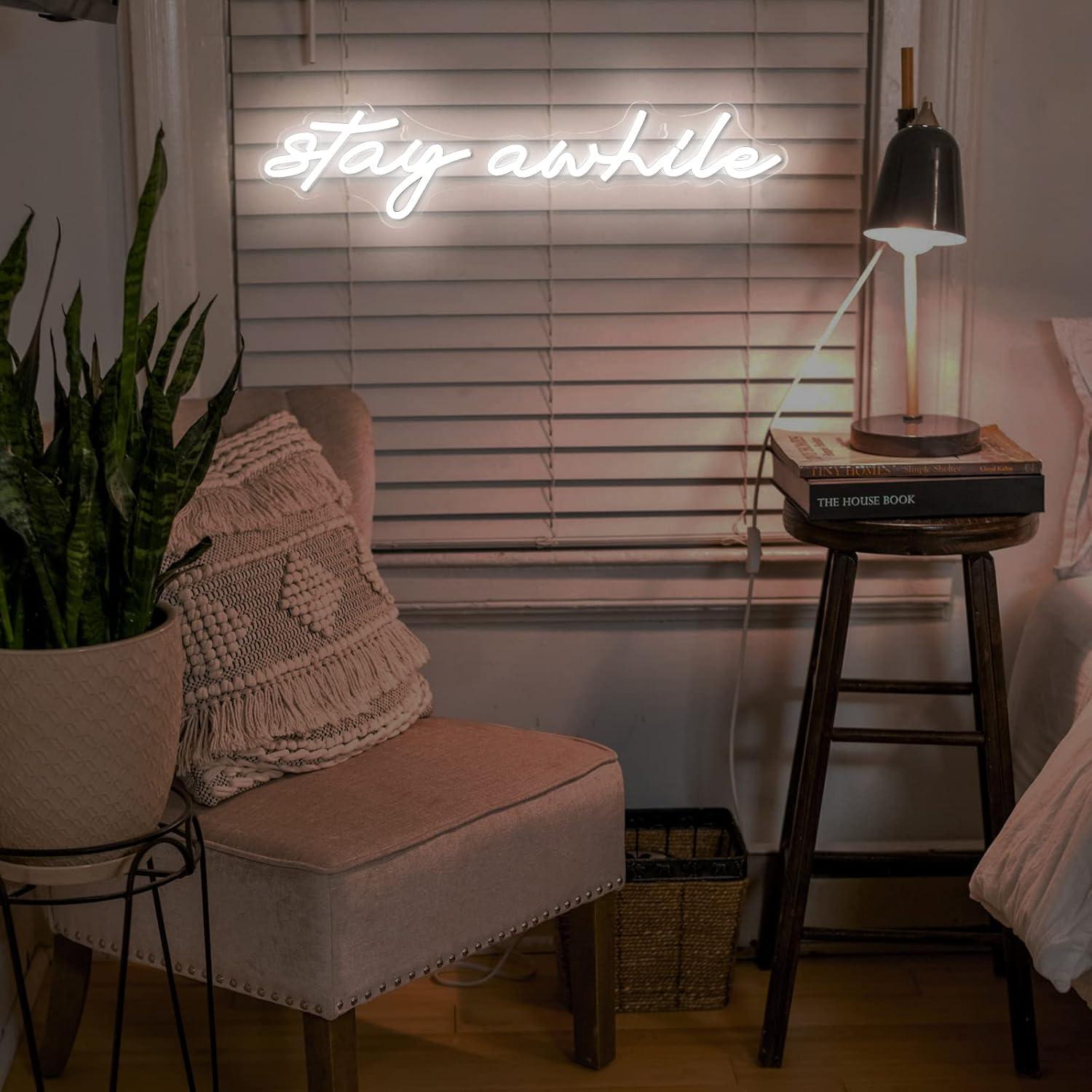 Insegne al Neon 'Stay Awhile'  - Wall Decor Lighting recensione e prezzo